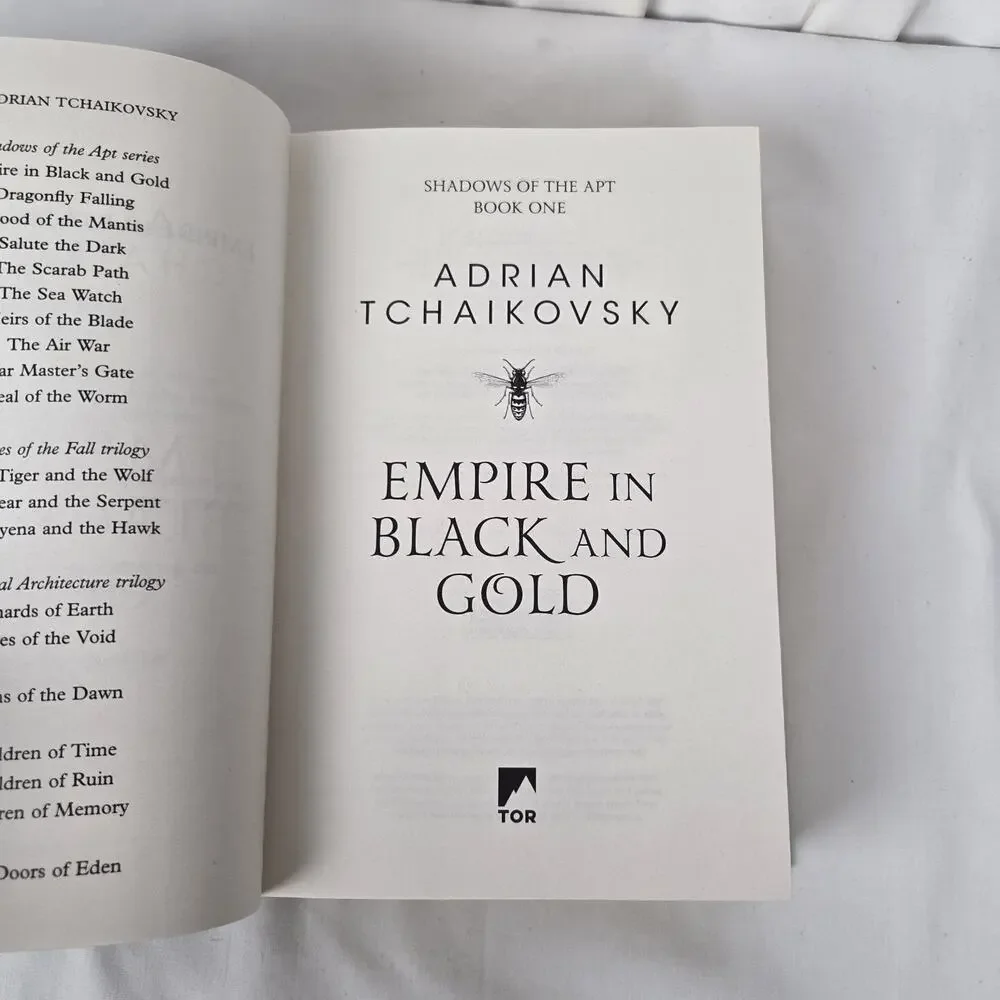 Empire in Black and Gold : The Days of Peace are Over by Adrian Tchaikovsky HC